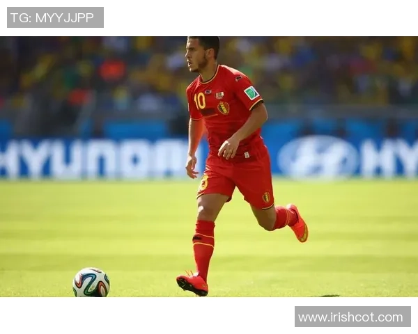 足球明星风采尽显的酷炫图片合集让你领略球场魅力与时尚风范